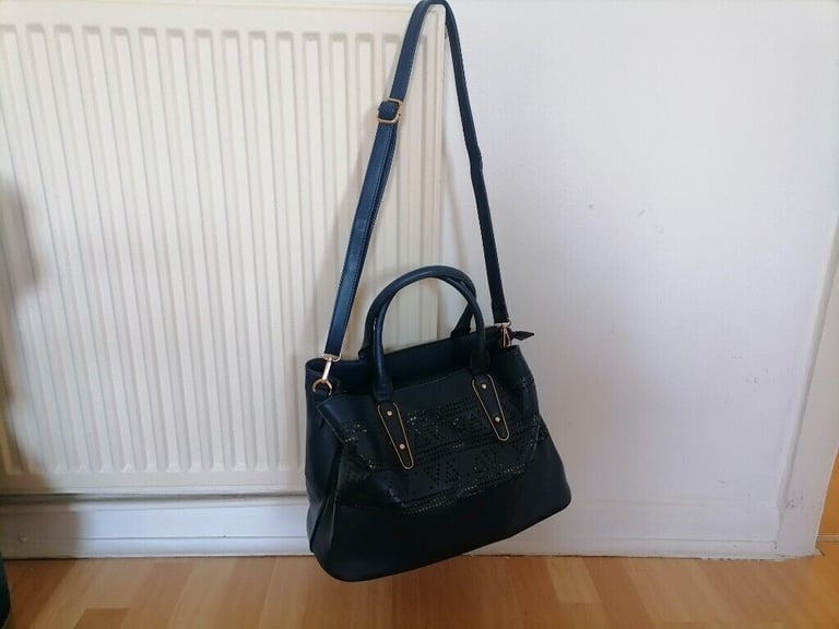 PAULA ROSSI Designer Adjustable Shoulder Leather Handbag. Nr Mint Cond . 