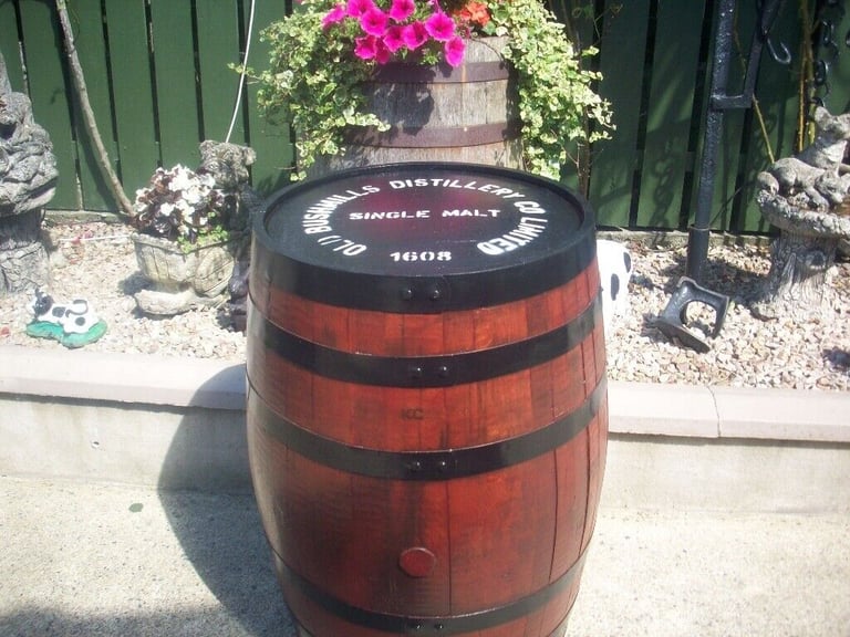 PAINTED TOP GRADE WHISKEY BARRELS WITH LOGO
