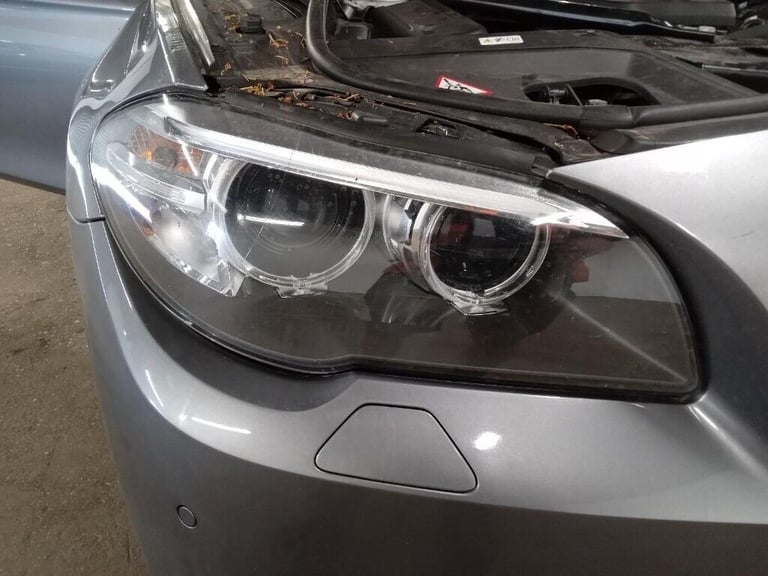 image for BMW 5 SERIES - F10/ F11 - XENON HEADLIGHT - DRIVERSIDE - COMPLETE