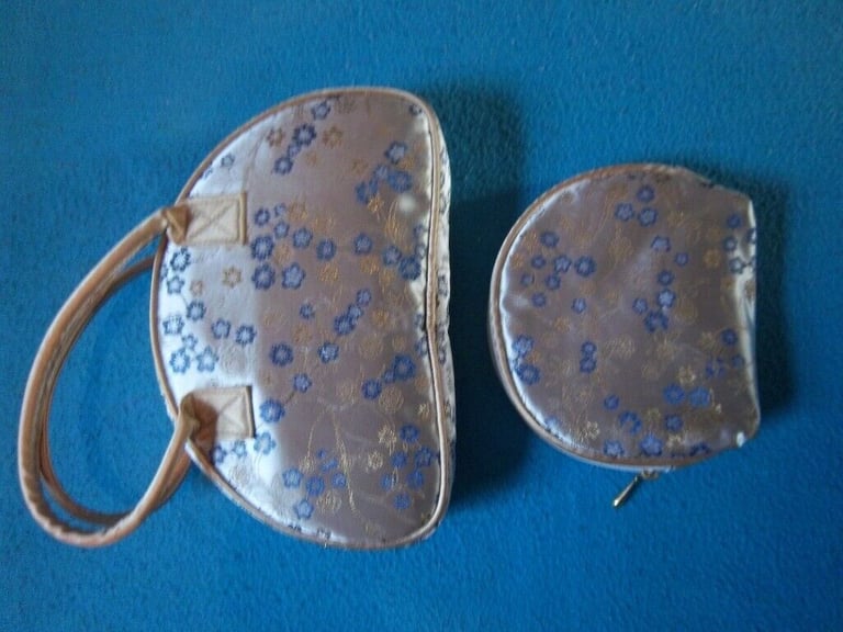 image for New Oriental Design Make Up Bag Set IP1