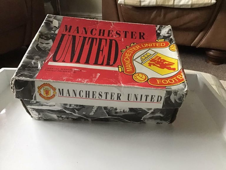 Manchester United  child’s football boots size 12  