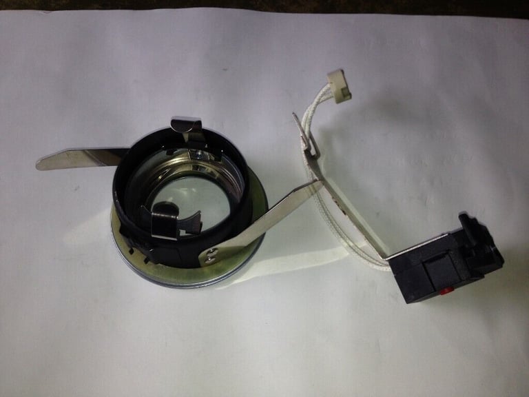Low voltage shower downlighter