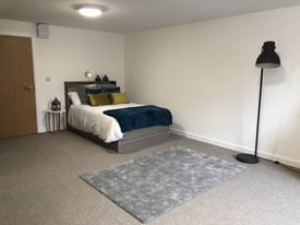 STUDENT ROOMS TO RENT IN STOKE-ON-TRENT. STUDIO WITH 3/4 DOUBLE BED, PRIVATE ROOM AND STUDY SPACE