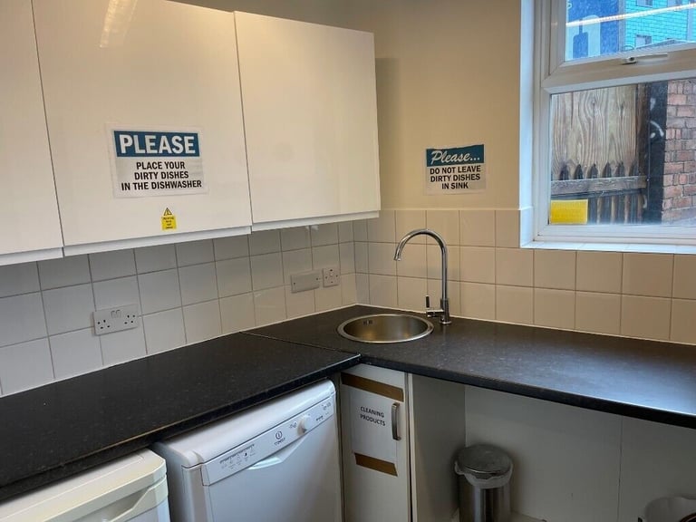 Harborside Wapping Wharf FF 10 desk serviced office available