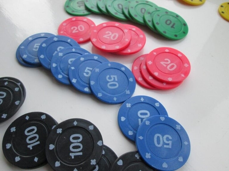 Casino / Poker / Roulette Chips, 40 mm approx, Number Value £5, £10, £20, £50, £100, 40 in total. 