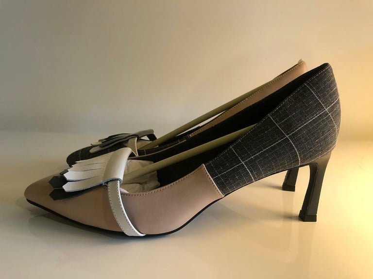 *new* House of Avenue Pumps size 7/40
