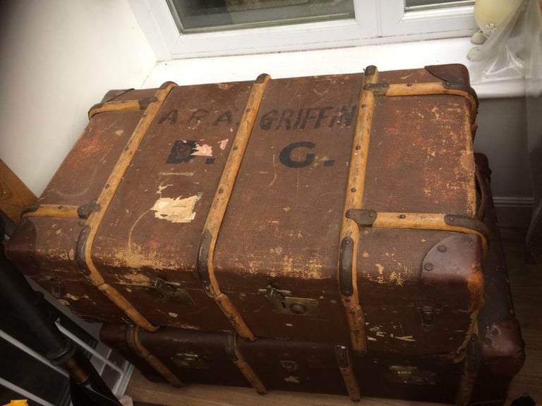 image for VINTAGE STEAMER TRUNK ANTIQUE STORAGE CHEST