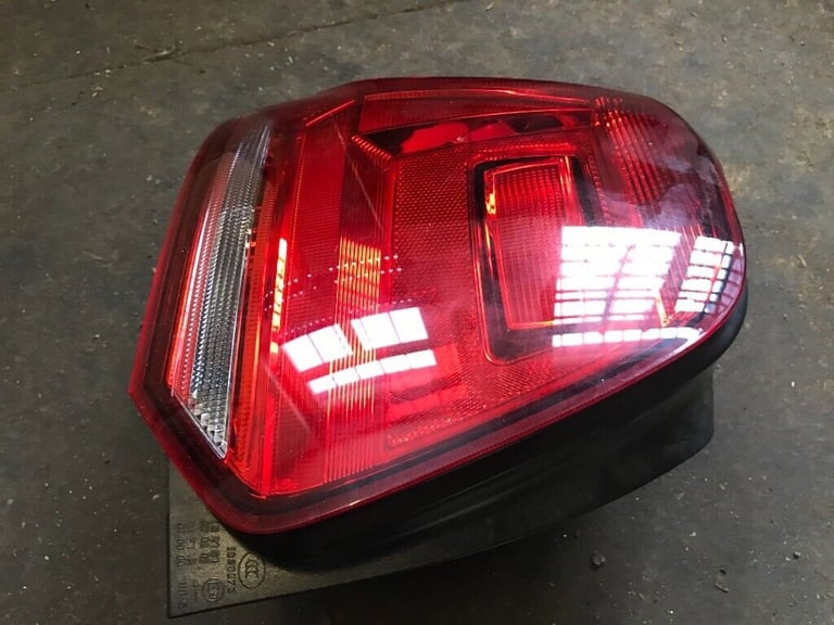 VOLKSWAGEN VW POLO 6C NSR  PASSENGER SIDE REAR LIGHT LAMP   (2014-2017)