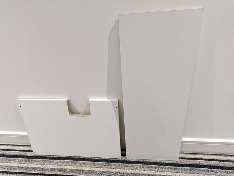 2 WHITE CHIPBOARD SHELVES PANELS CUT-OUT WITH SMOOTH MELAMINE COATING 16mm THICK *NEW*