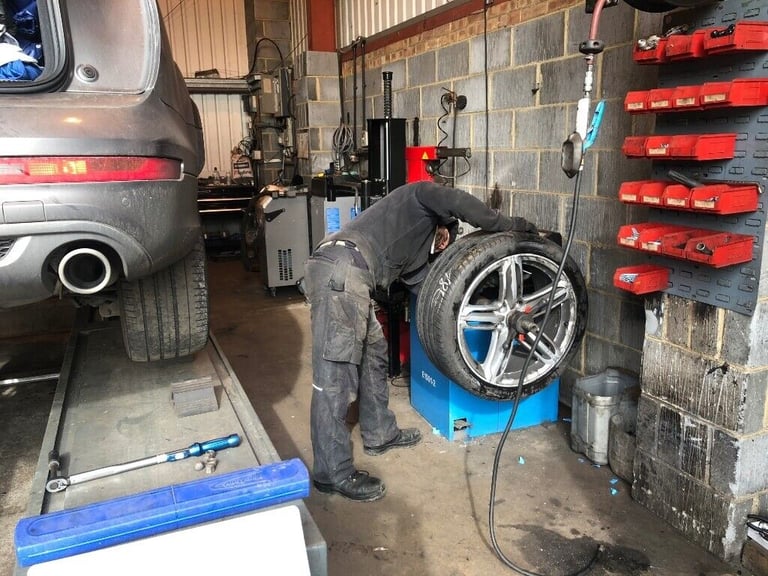 245/45/19. 255/50/19 Tyres On Sale, Top Quality Part Worn Bridgestone etc 245/40/275/35/55/18.17.20