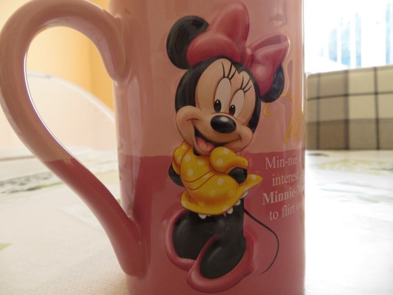 DISNEY MICKY and MINNIE EXCLUSIVE ORIGINAL VERY GOOD QUALITY THICK WALL MUGS. IN AS NEW CONDITION