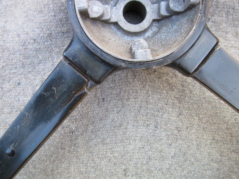 VINTAGE GENUINE JAGUAR STEERING WHEEL - Possibly removed from a XK140