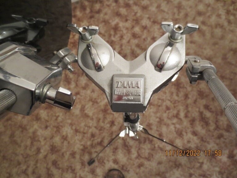 TAMA DRUM. &  STAND.