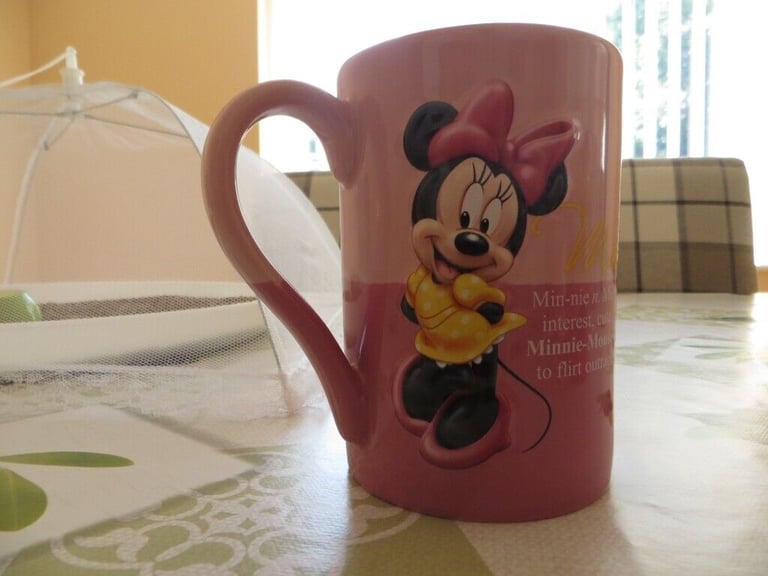 DISNEY MICKY and MINNIE EXCLUSIVE ORIGINAL VERY GOOD QUALITY THICK WALL MUGS. IN AS NEW CONDITION