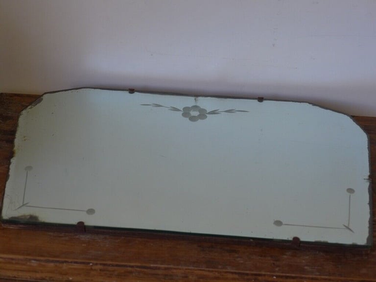 VINTAGE ART DECO MIRROR WITH ETCHED DESIGN ON GLASS