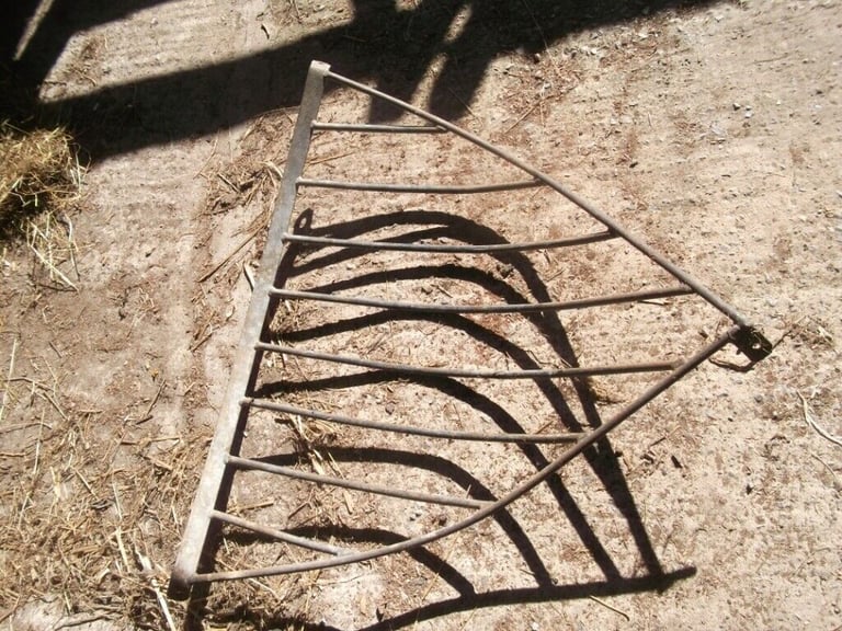 VINTAGE HAY MANGER  * GARDEN WALL PLANTER *