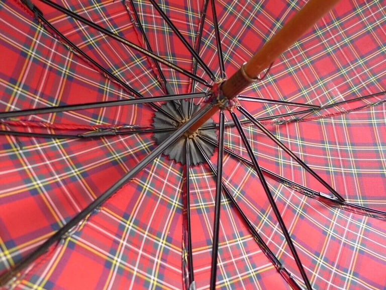 Lady’s Scottish ROYAL STEWART Tartan Umbrella. VINTAGE.