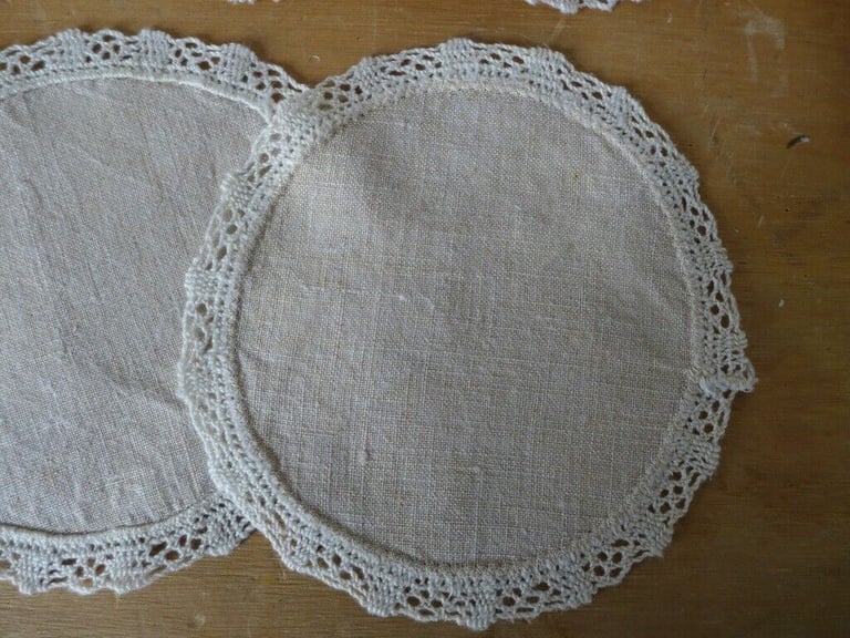 12 Vintage Matching, Crocheted, Lace-Edged, Linen Doilies/Table/Place/Dressing-Table Mats. Two sizes