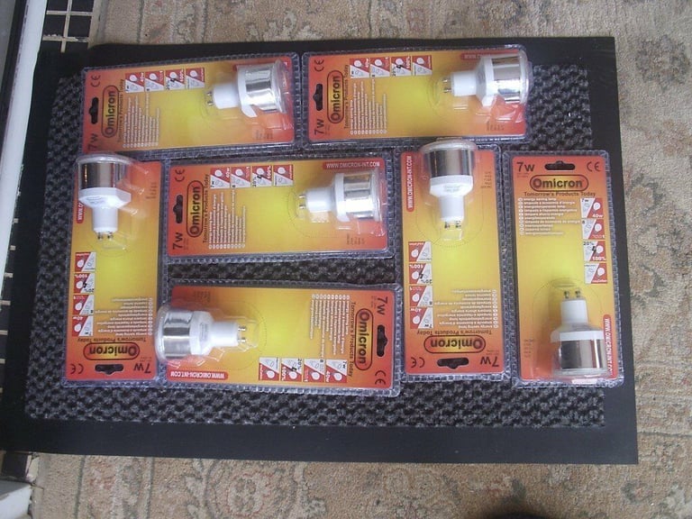 image for NEW, PACKED EIGHT 7W LIGHT BULBS: TWENTY BULBS