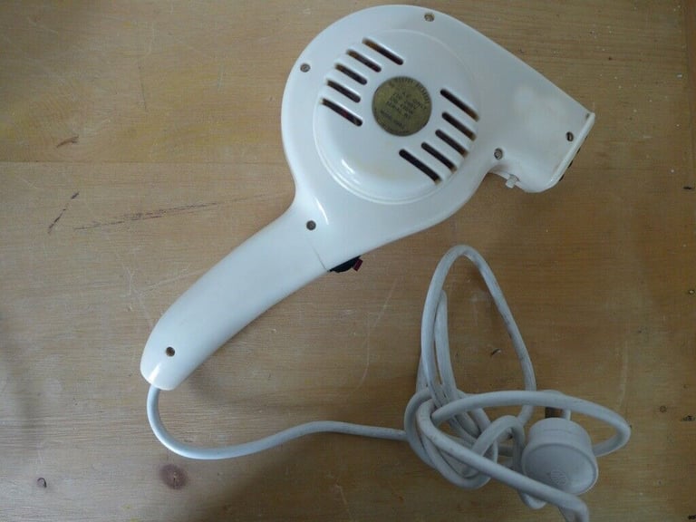 Collectible/collectable: Vintage 1950s-1960s Morphy Richards Hairdryer. Model No. HDA2.