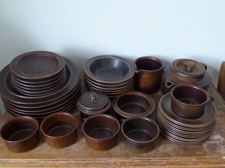 image for Job lot of 32 pieces of VINTAGE 1960s FINNISH ARABIA WARE. Oven and dishwasher proof.
