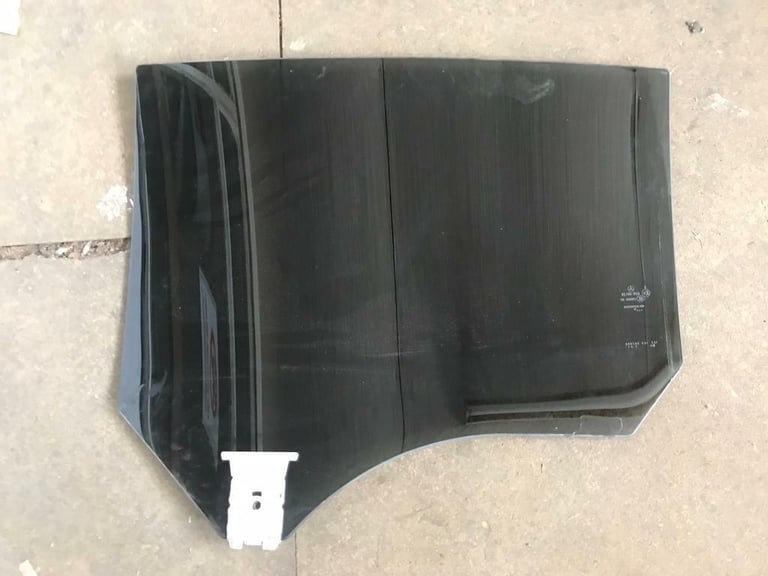 MERCEDES BENZ CLA W117 ESTATE OSR DRIVER SIDE REAR RIGHT DOOR GLASS (2012-2019)