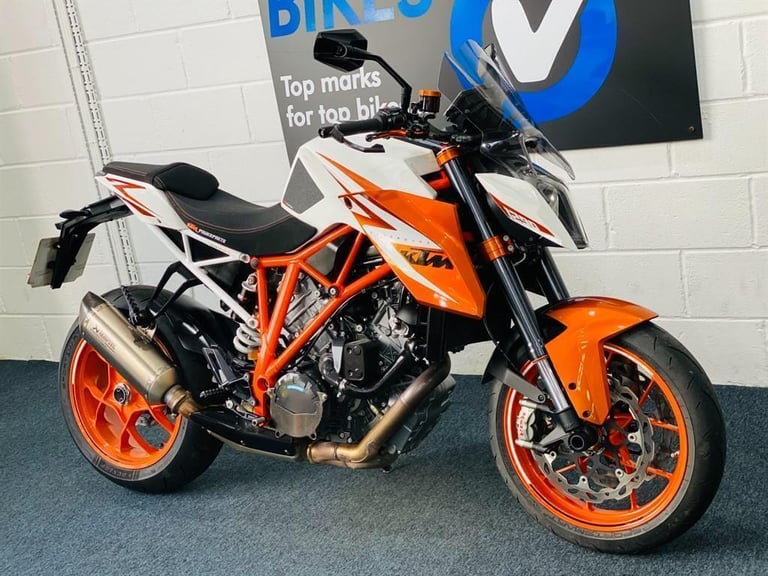 KTM superduke 1290 R SPECIAL EDITION ! AKRO ! LOW MILES ! STUNNING