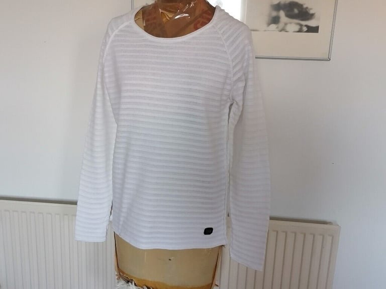 Vintage 00's Designer JESSE JAMES Summer White Jumper. Ladies. Ex Cond. Size : M 