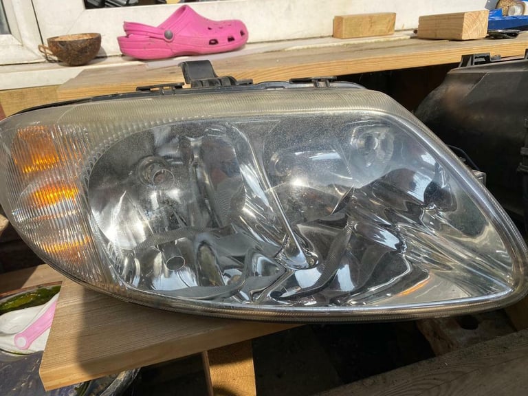 2001 Chrysler Grand voyager headlights 