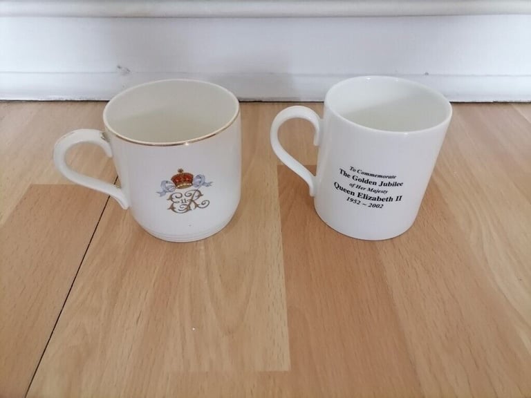 Royal Memorabilia Lot : 10 × Collectible E ll R 1953 - 2002 Commemorative Items 