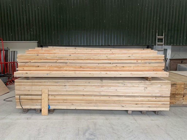 image for SCAFFOLD BOARDS BRAND NEW UNBANDED TIMBER 3.9M / 13FT LONG 