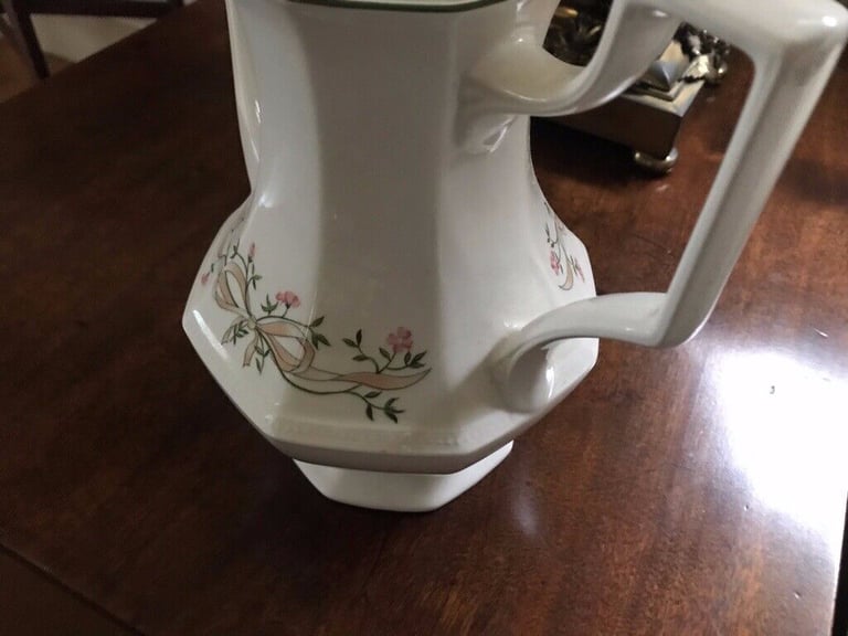 JOHNSONS ETERNAL BEAU  COFFEE POT
