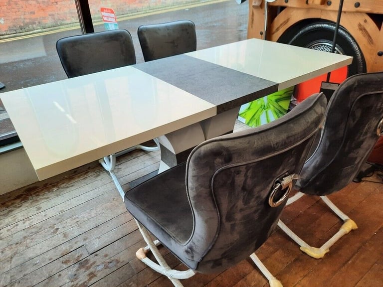 High gloss dining table Brand new 