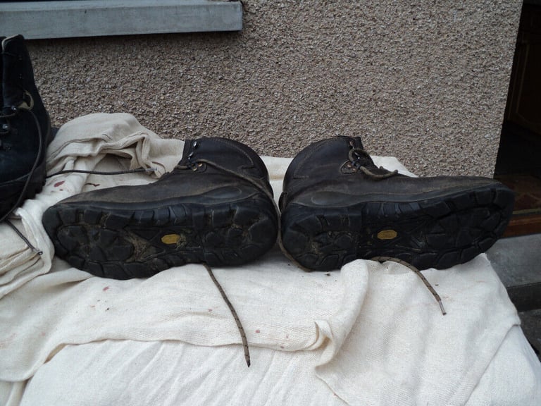 Altberg boots 10.5 EXTRA WIDE 4 season