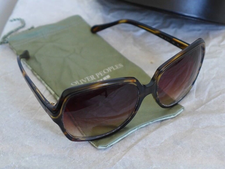 Vintage OLIVER PEOPLES Designer Sunglasses. See photos for style and shape. PERFECT. 