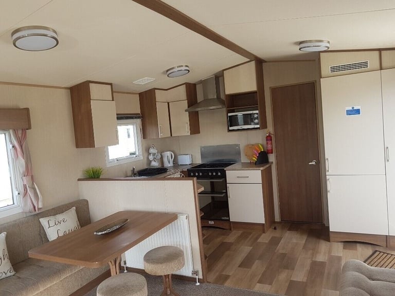 Flamingo Land Caravan With Decking For Hire