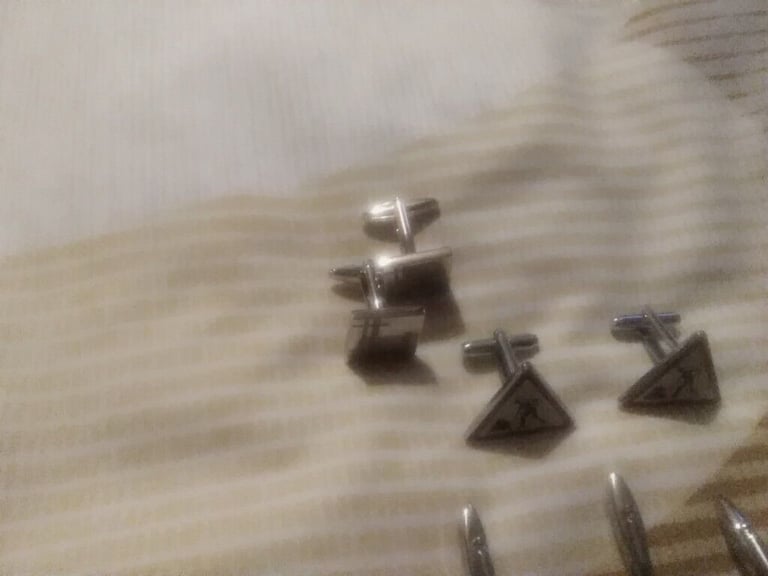 A collection of 6 pairs of cufflinks great condition and very collectible