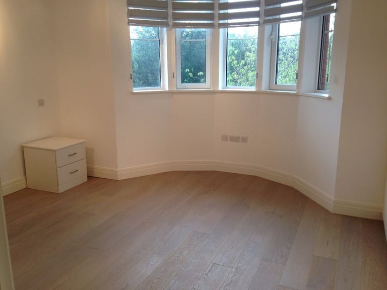 UniquePremiumQuality HighSpec 1stFloor 3  Double Bed Flat 2 Bath OpenKitchenDineSit Balcony NearTube