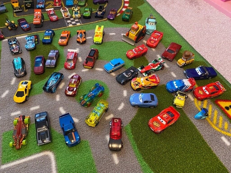 Toy car bundle hot wheels cars with toy Matt and car carry csse