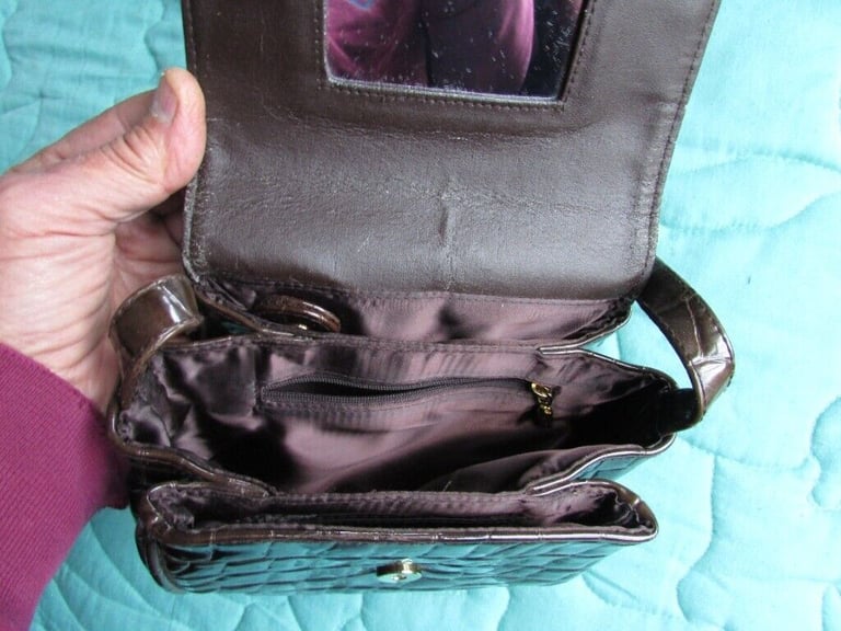 Ladies Handbag.  Faux Leather. Lovely Condition.