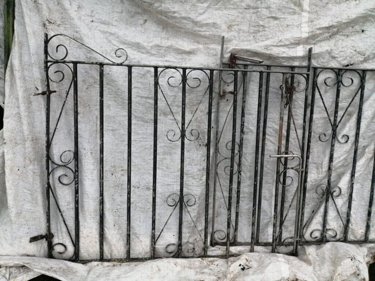 DRIVE GATES 