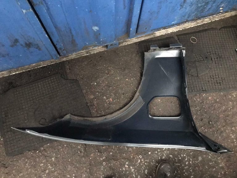 BMW 3 Series 2020 G20  hybrid  passenger side wing