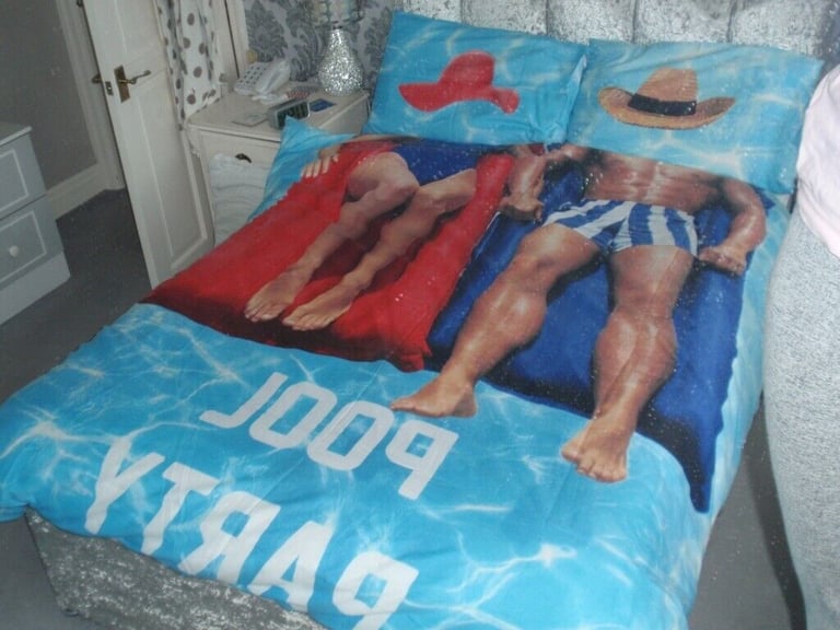Pool Party Funny Double Duvet Set with 2 Pillow Cases