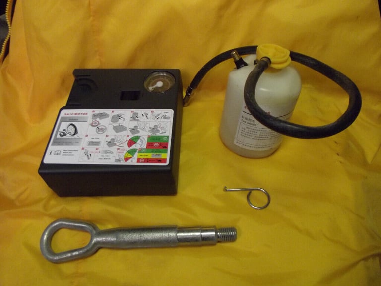 ORIGINAL EQUIPMENT HI QUALITY TOOL KIT ELECTRIC PUMP - SEALANT - TOWING EYE MG VW FORD BMW VAUXHALL