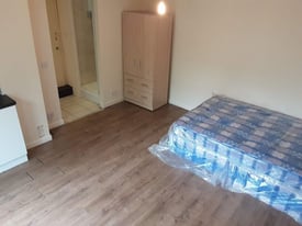 SPACIOUS SELF-CONTAINED STUDIO FLAT TO RENT IN BARNET, NW9 5WJ