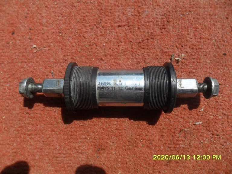 image for BOTTOM BRACKET SQUARE TAPER 68x120mm WITH BOLTS