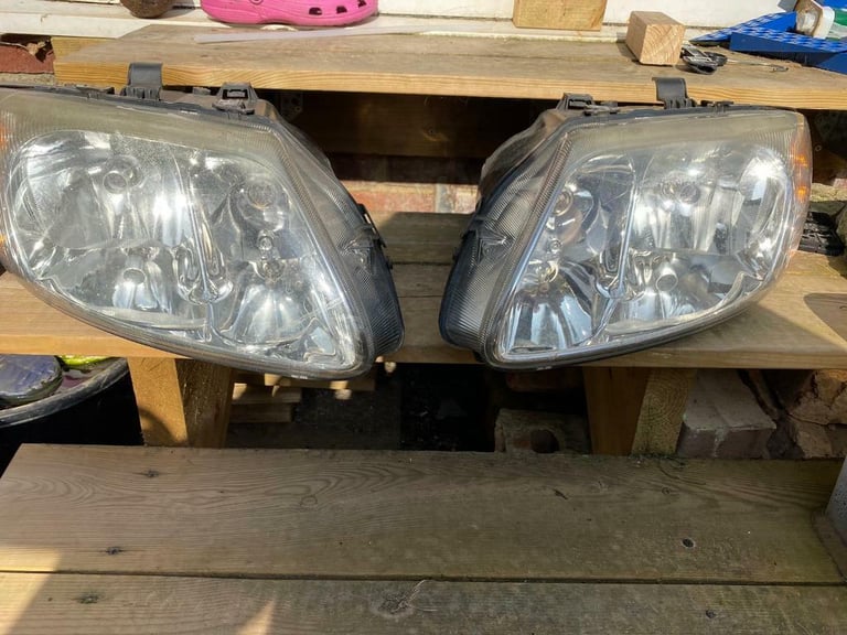 image for 2001 Chrysler Grand voyager headlights 