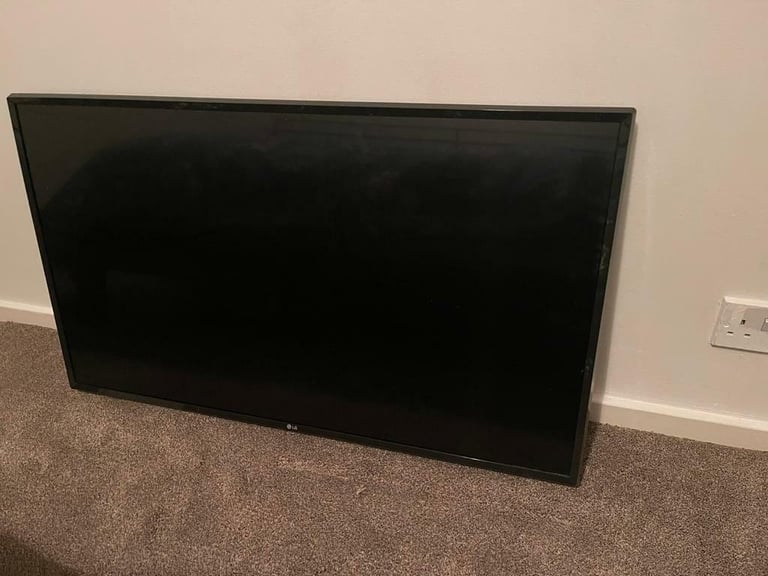 42 inch LG smart tv for Sale-Model 43UJ630V