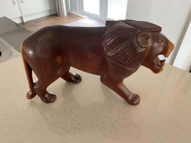Rosewood solid handcrafted lion