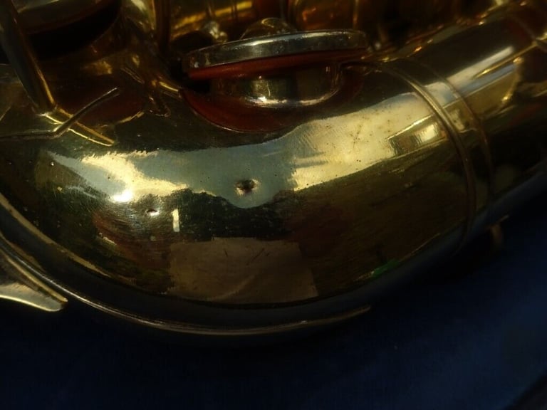 beuscher tru tone alto saxaphone,gold plated.
